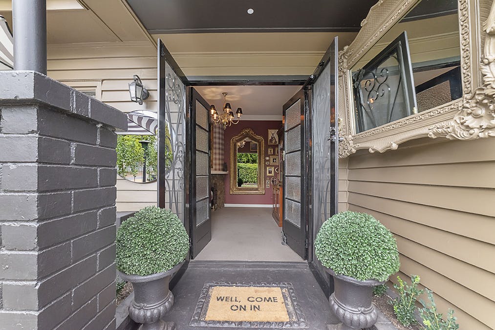 27 Burns Street, Hamilton, VIC, 3300 - Image 3