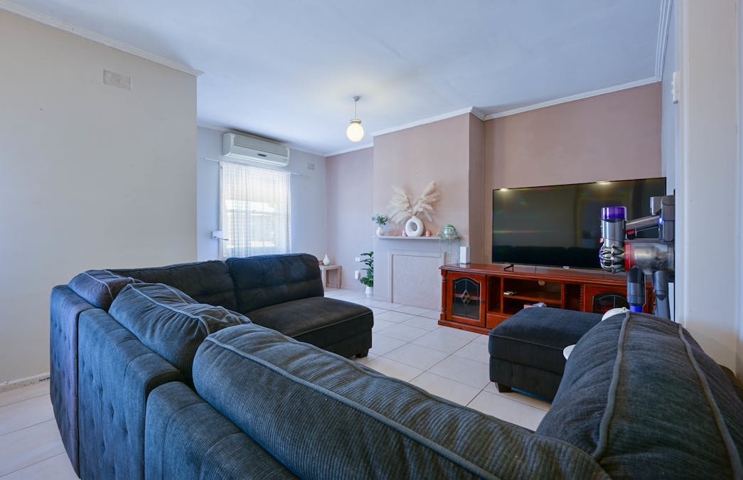 8 Walsh Street, Whyalla Norrie, SA, 5608 - Image 4