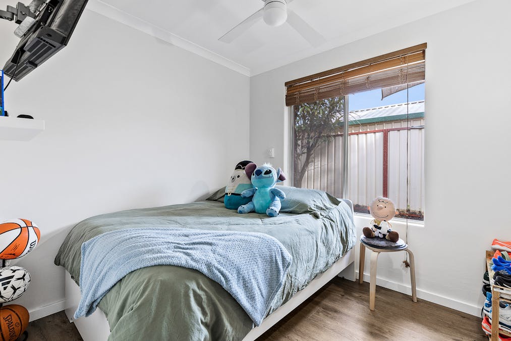 13 Sunningdale Circle, Cooloongup, WA, 6168 - Image 15