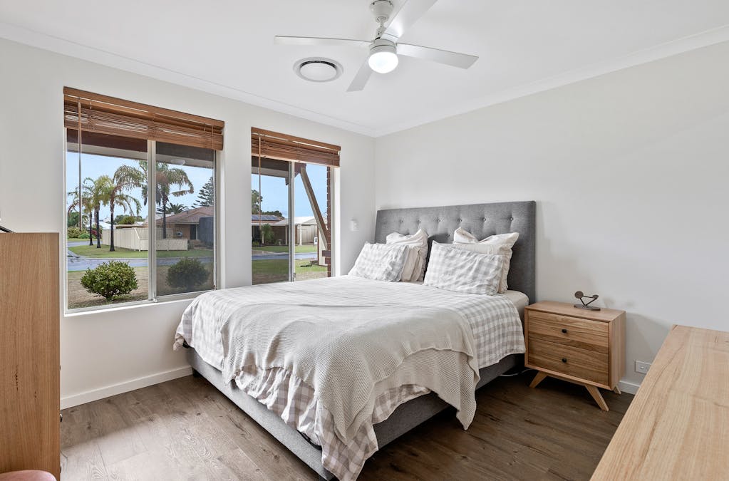 13 Sunningdale Circle, Cooloongup, WA, 6168 - Image 3