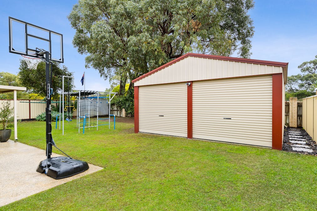13 Sunningdale Circle, Cooloongup, WA, 6168 - Image 23