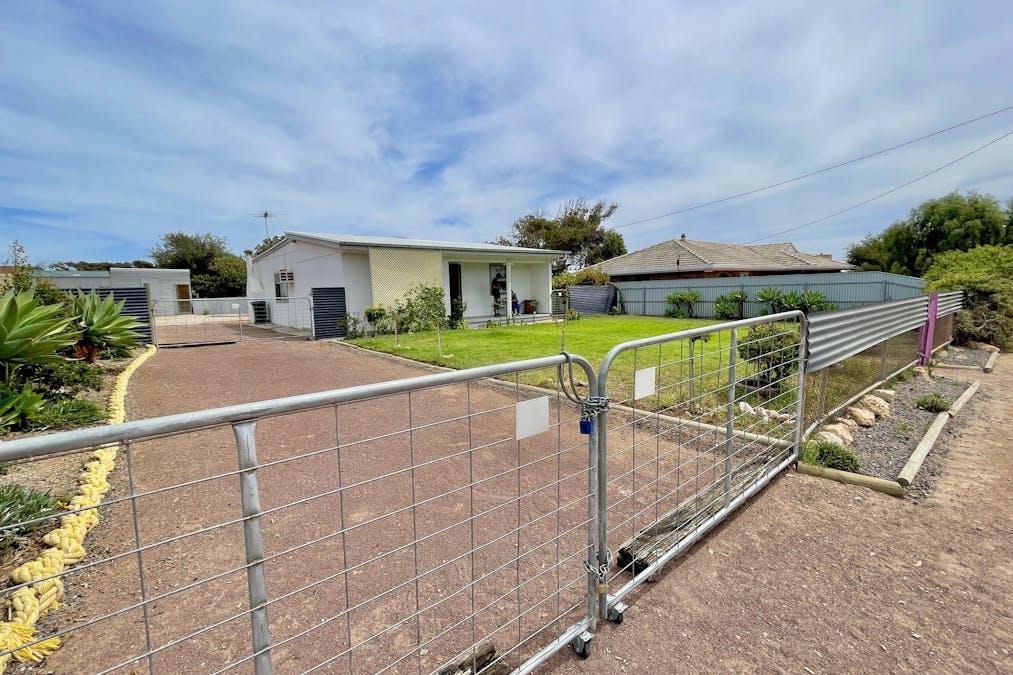 11 Penna Street, Thevenard, SA, 5690 - Image 1