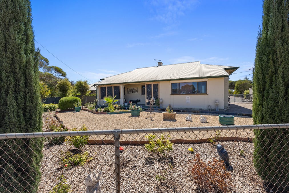 11 Princes Highway, Tailem Bend, SA, 5260 - Image 1