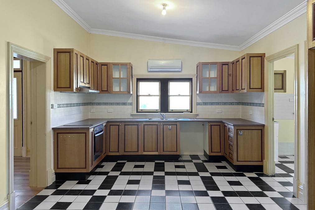 10 Harcourt Street, Cobar, NSW, 2835 - Image 5