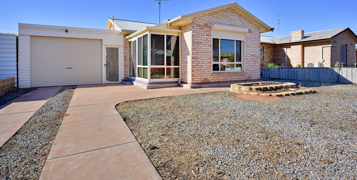 17 Booth Street, Whyalla Stuart, SA, 5608 - Image 1