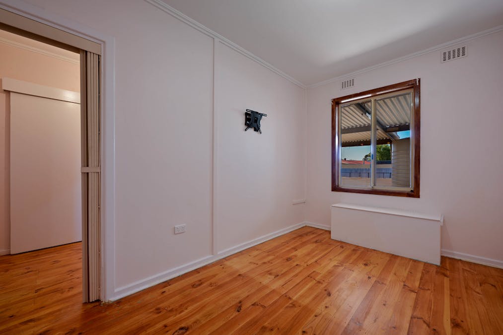 17 Booth Street, Whyalla Stuart, SA, 5608 - Image 9