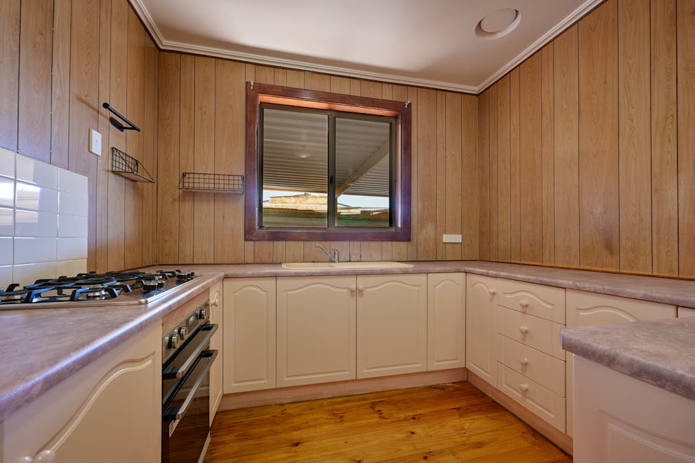 17 Booth Street, Whyalla Stuart, SA, 5608 - Image 7