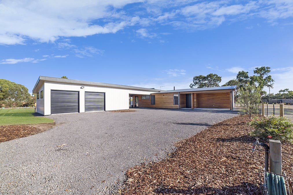 6 Henty Street, Dunkeld, VIC, 3294 - Image 3