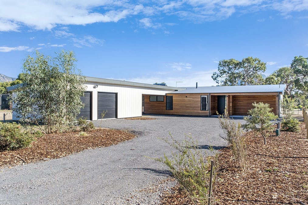 6 Henty Street, Dunkeld, VIC, 3294 - Image 2