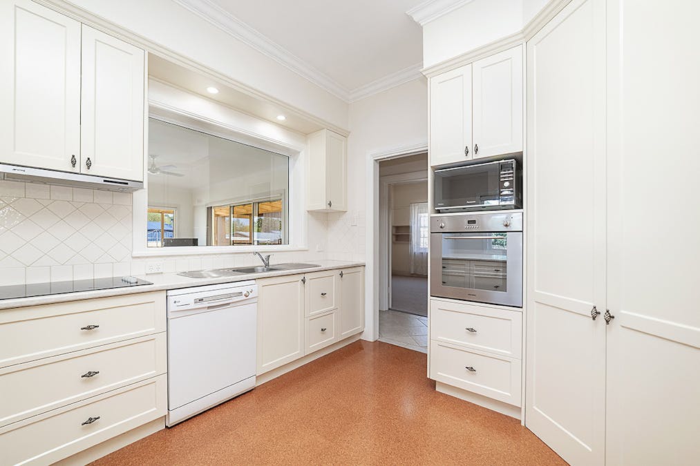 7 Elva Avenue, Hamilton, VIC, 3300 - Image 3