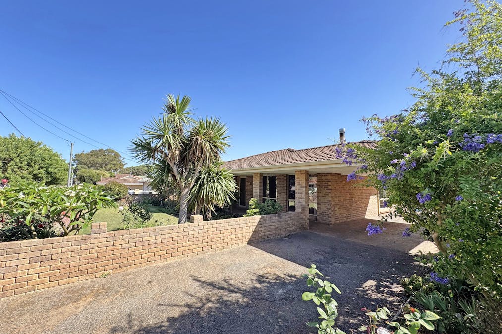 27 Hamersley Street, Esperance, WA, 6450 - Image 2