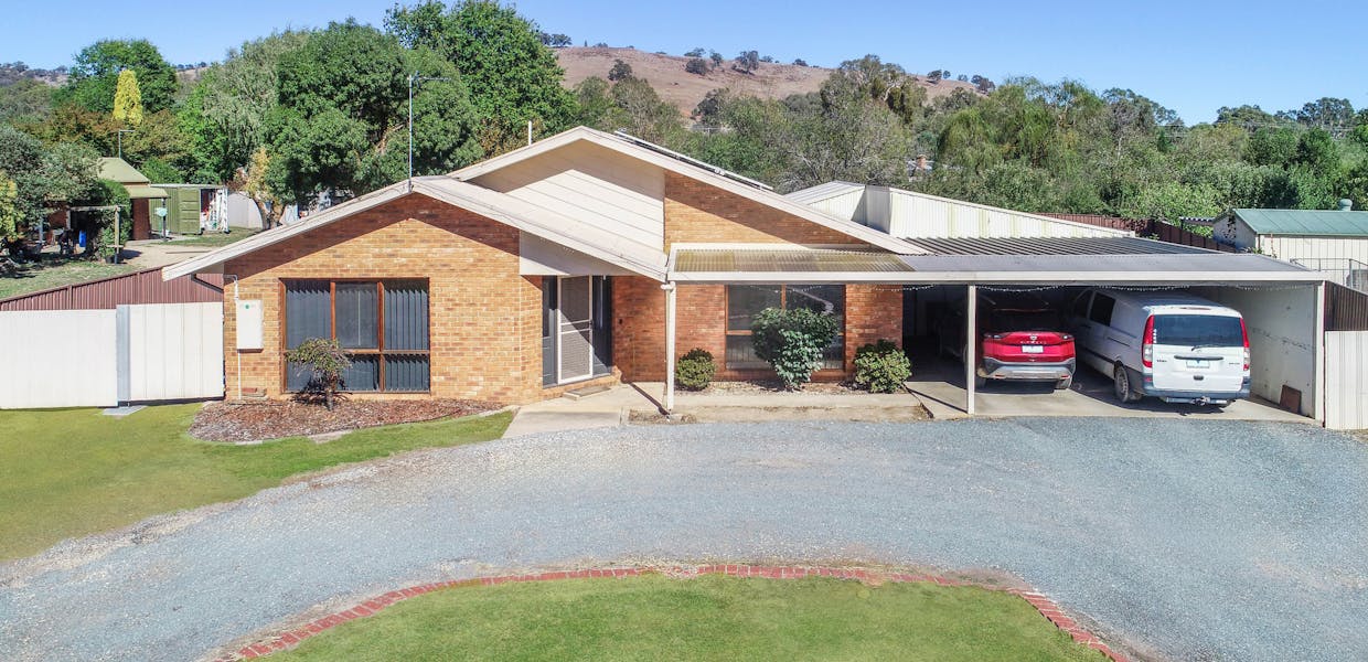 117 Highton Lane, Mansfield, VIC, 3722 - Image 2