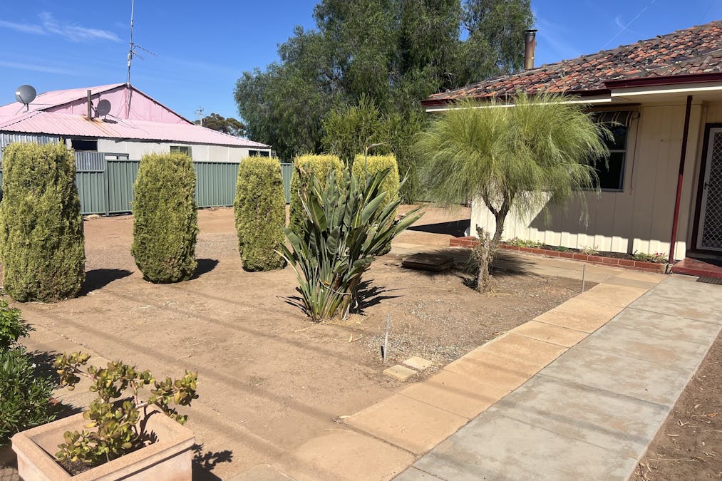 7 Doreen Street, Narembeen, WA, 6369 - Image 3