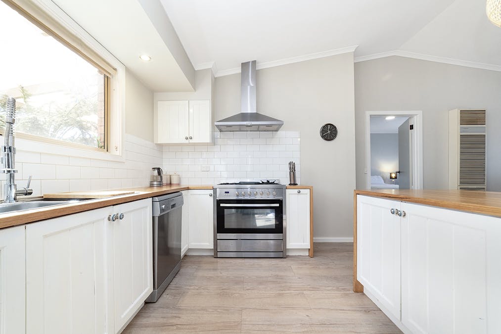 5 Mason Court, Hamilton, VIC, 3300 - Image 3