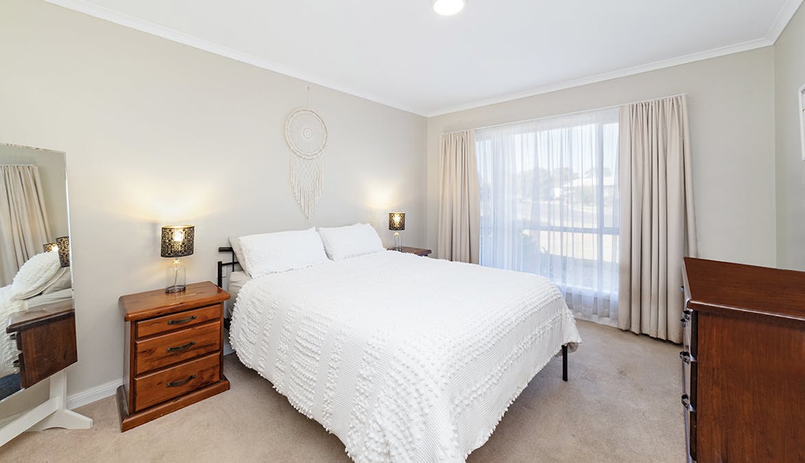 5 Mason Court, Hamilton, VIC, 3300 - Image 7