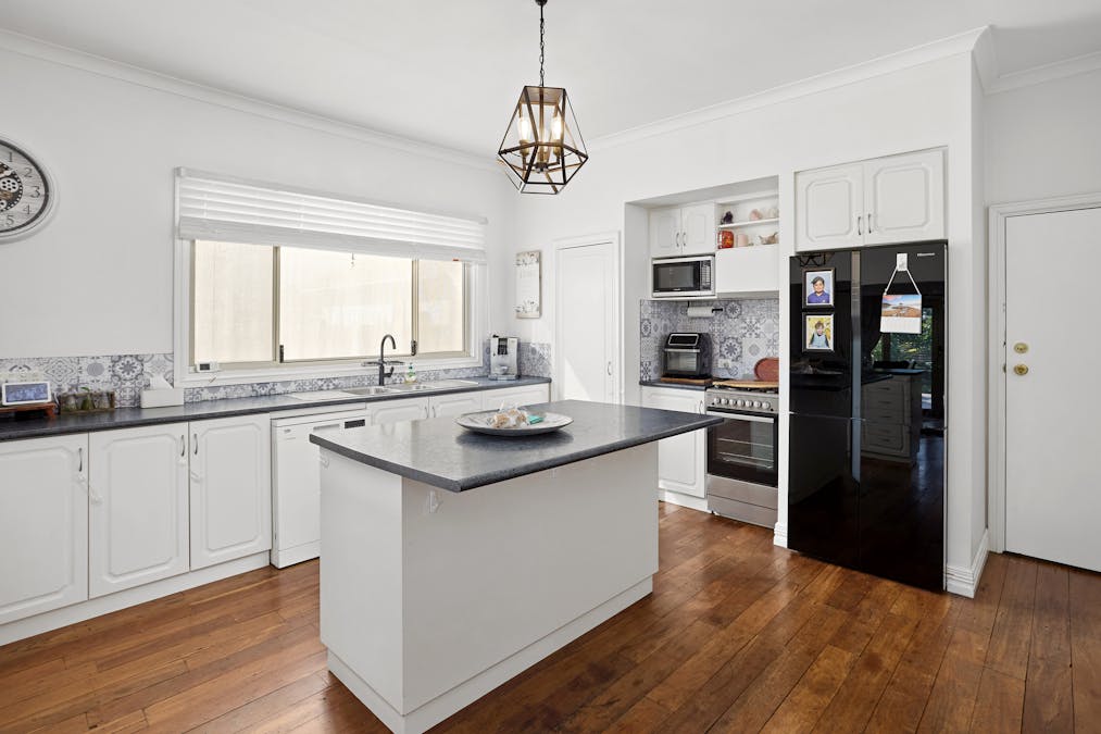 39 Winton Street, Carey Park, WA, 6230 - Image 9