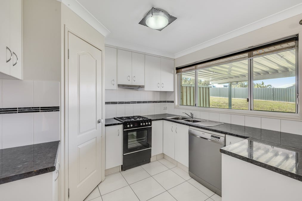 40 Catherine Crescent, Kingsthorpe, QLD, 4400 - Image 5