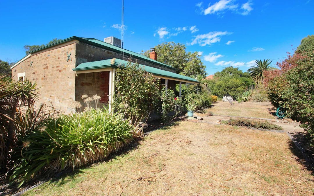 15 Jonathon Street, Clare, SA, 5453 - Image 3