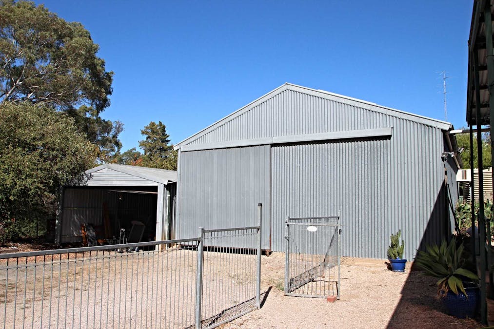 15 Jonathon Street, Clare, SA, 5453 - Image 24