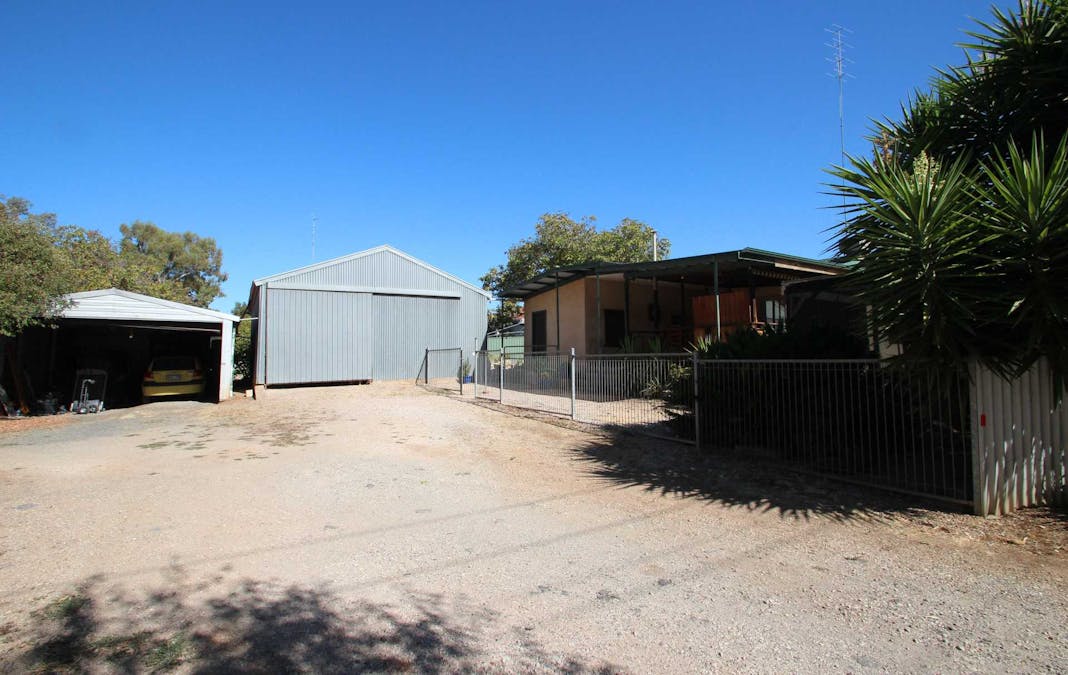 15 Jonathon Street, Clare, SA, 5453 - Image 27