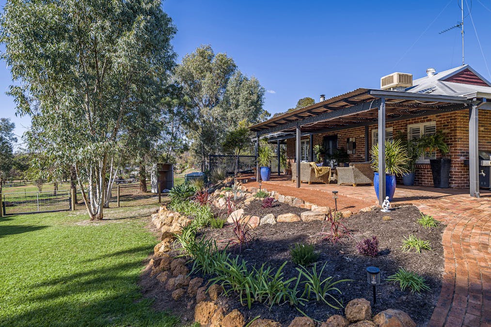 14 Maud Street, York, WA, 6302 - Image 27