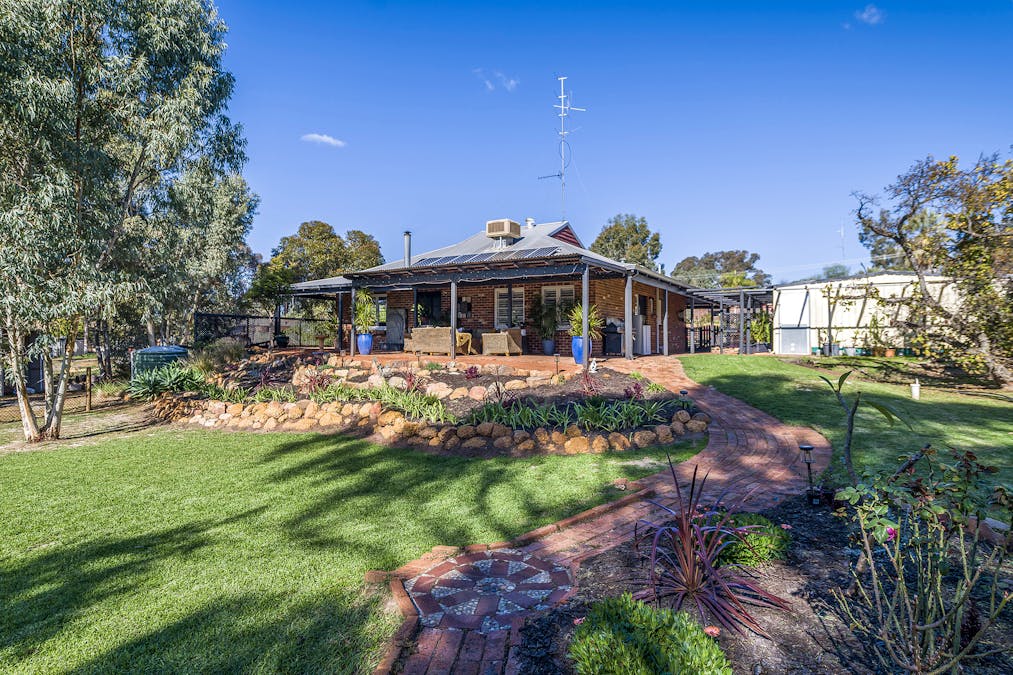 14 Maud Street, York, WA, 6302 - Image 29