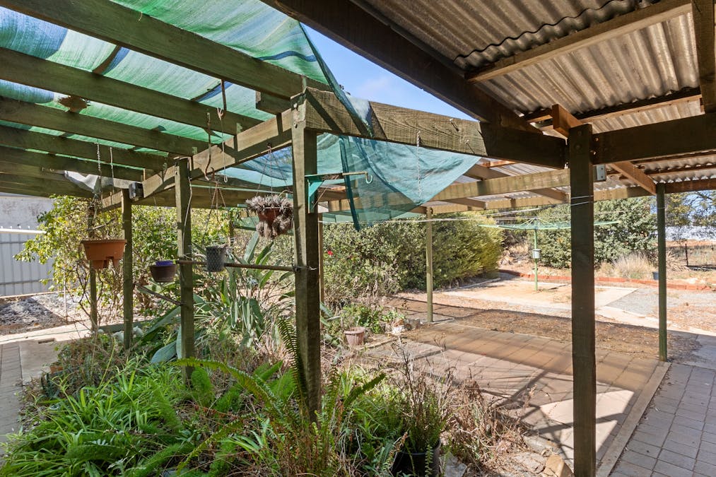 10 Cambridge Street, Jamestown, SA, 5491 - Image 16