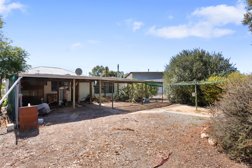 10 Cambridge Street, Jamestown, SA, 5491 - Image 18