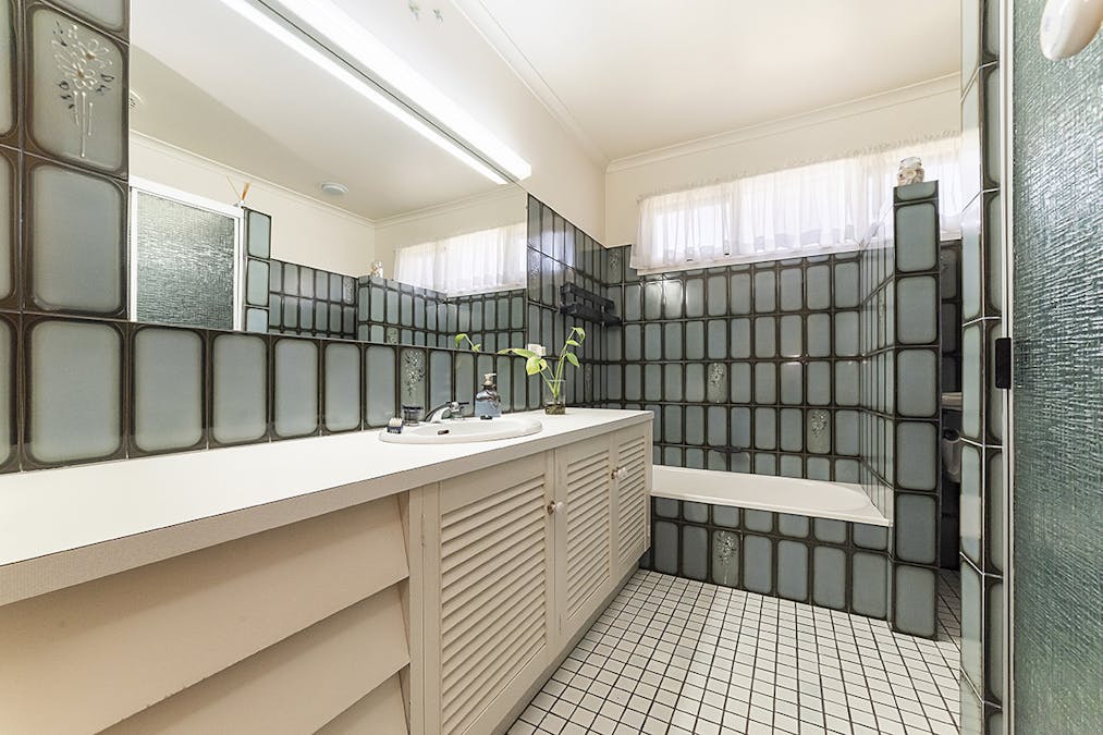 15 Tatlock Street, Hamilton, VIC, 3300 - Image 11