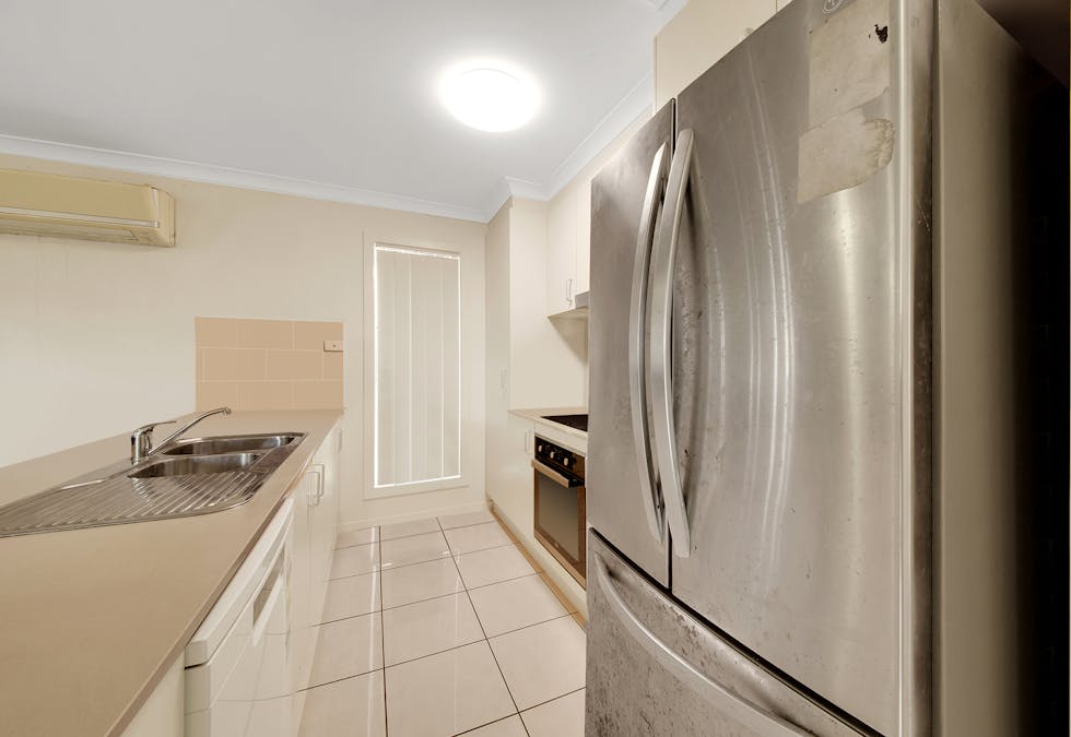 8 Seagull Boulevard, Kirkwood, QLD, 4680 - Image 4