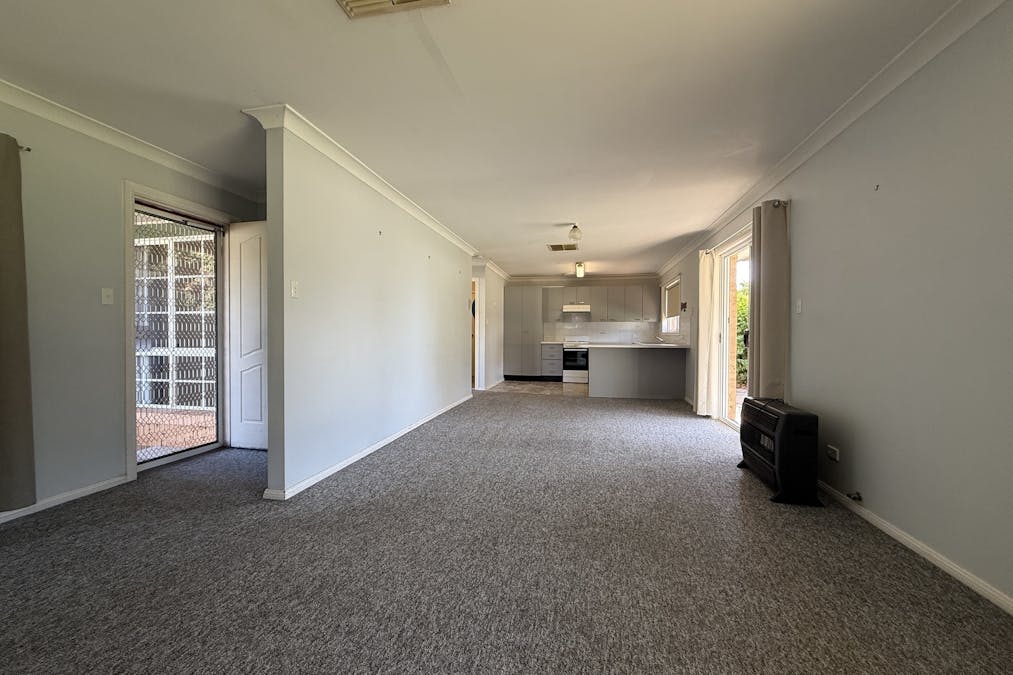 25 Flinders Street, Parkes, NSW, 2870 - Image 2