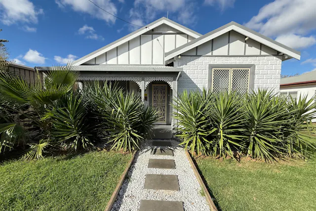 5 East Street — photo from Elders Real Estate Parkes