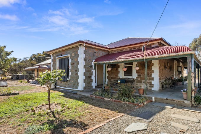 15 East Terrace, Hallett, SA, 5419 - Image 1