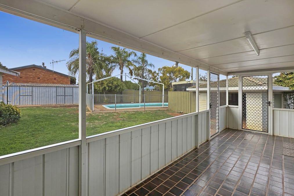 4 Maidens Avenue, Cobar, NSW, 2835 - Image 14