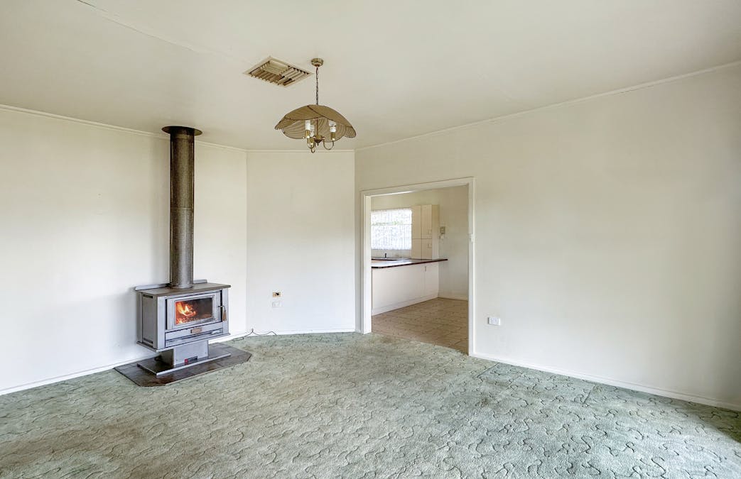 4 Maidens Avenue, Cobar, NSW, 2835 - Image 4