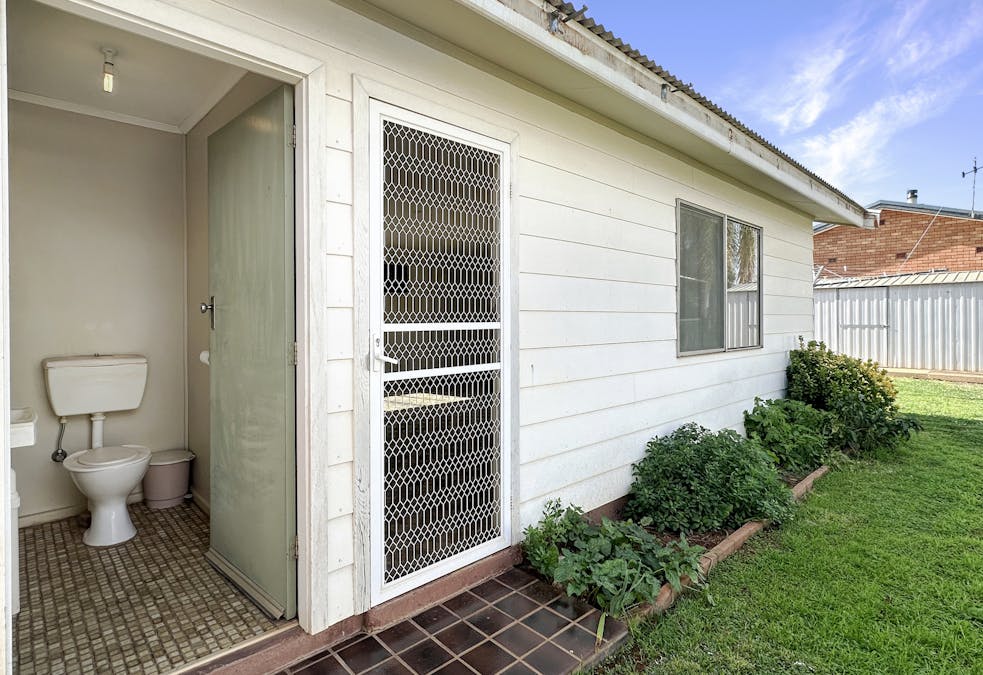 4 Maidens Avenue, Cobar, NSW, 2835 - Image 18