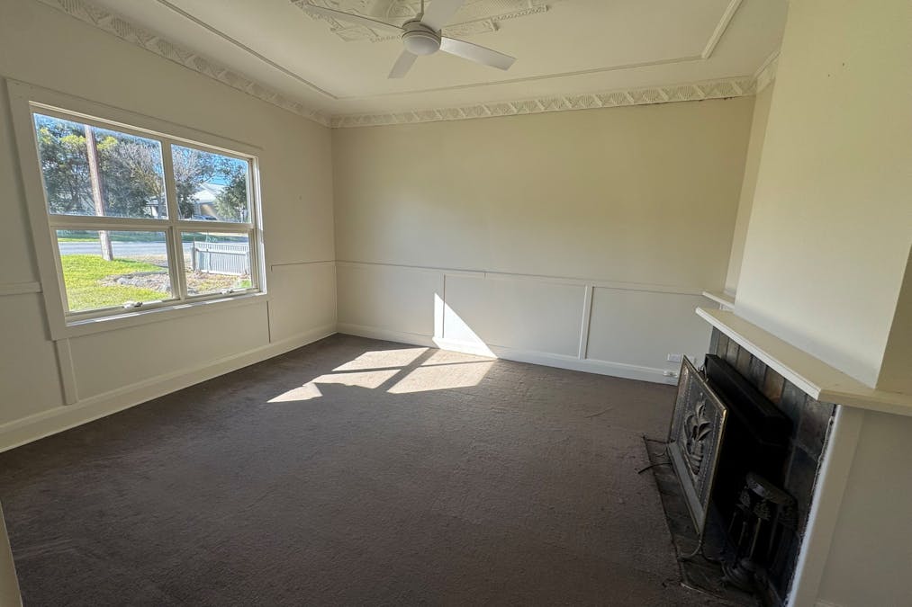 16 McCoy Street, Naracoorte, SA, 5271 - Image 2