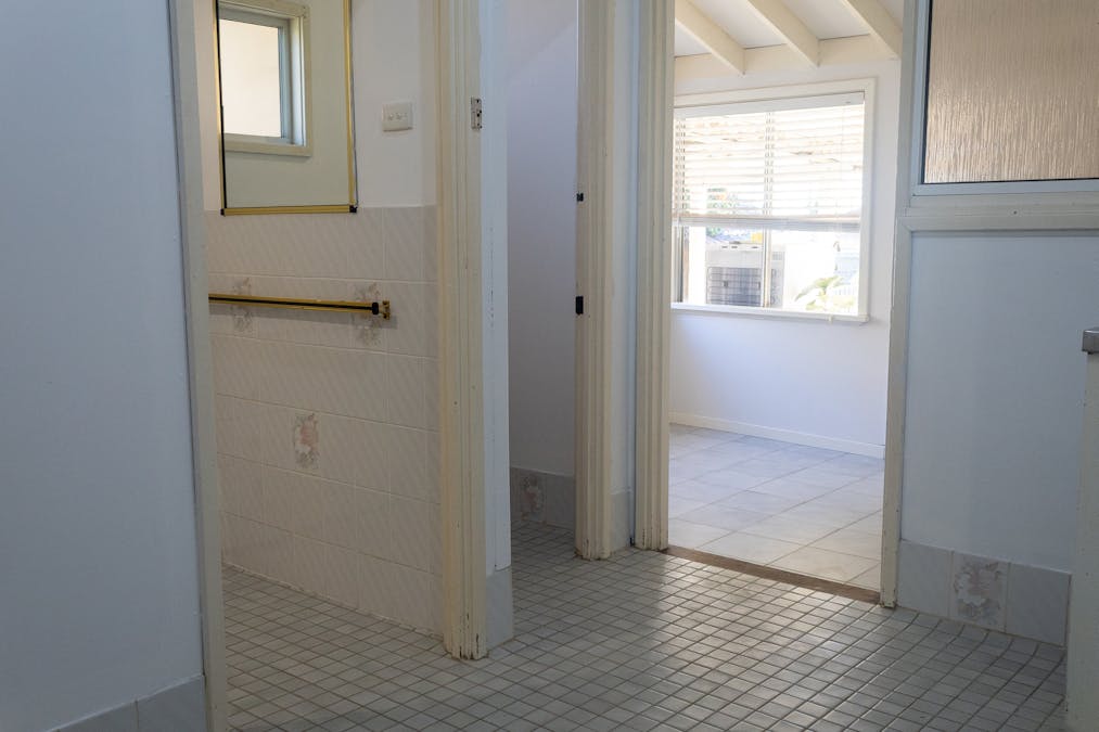 34 Throssell Road, Merredin, WA, 6415 - Image 16