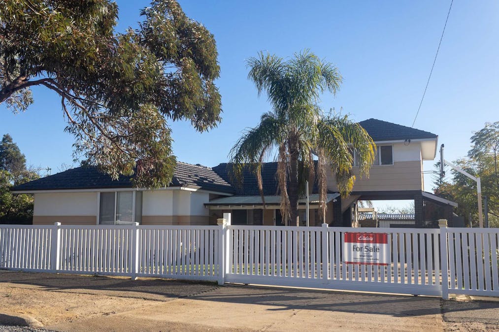 34 Throssell Road, Merredin, WA, 6415 - Image 2