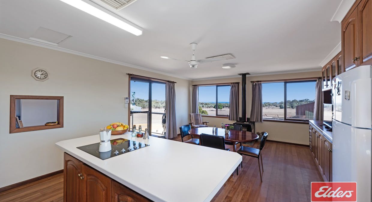 29 Hackett Road, Waggrakine, WA, 6530 - Image 12