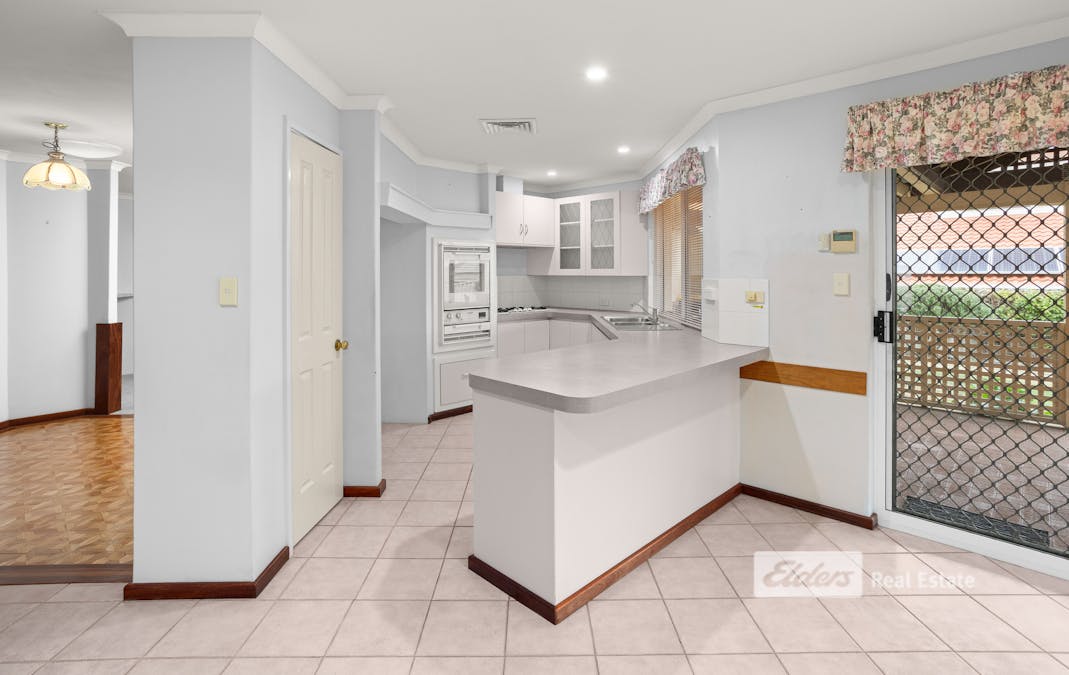 7 Keble Heights, College Grove, WA, 6230 - Image 11