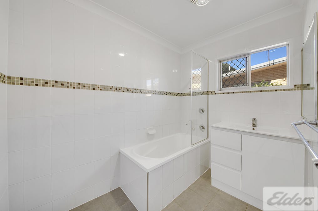 13 McGinlay Street, Clinton, QLD, 4680 - Image 9