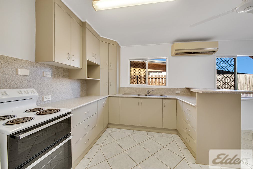 13 McGinlay Street, Clinton, QLD, 4680 - Image 5