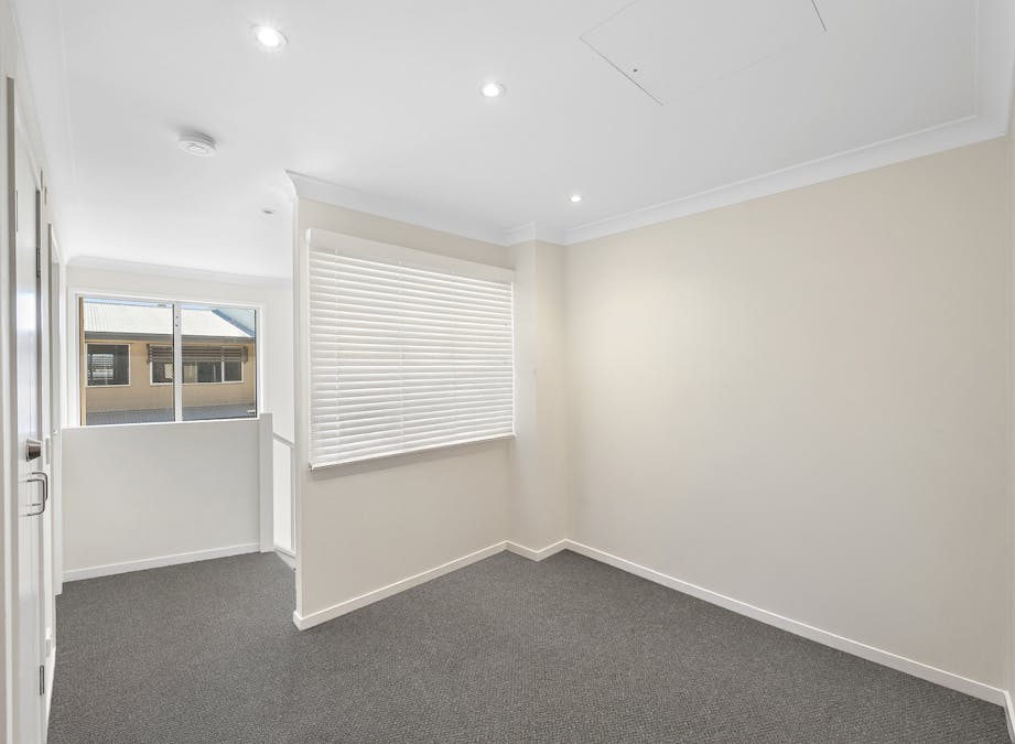8/26 Flinders Street, West Gladstone, QLD, 4680 - Image 10