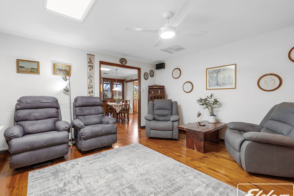 19 Olympia Crescent, Hackham West, SA, 5163 - Image 4