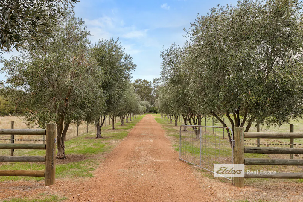 78 Yamballup Avenue, Harvey, WA, 6220 - Image 2