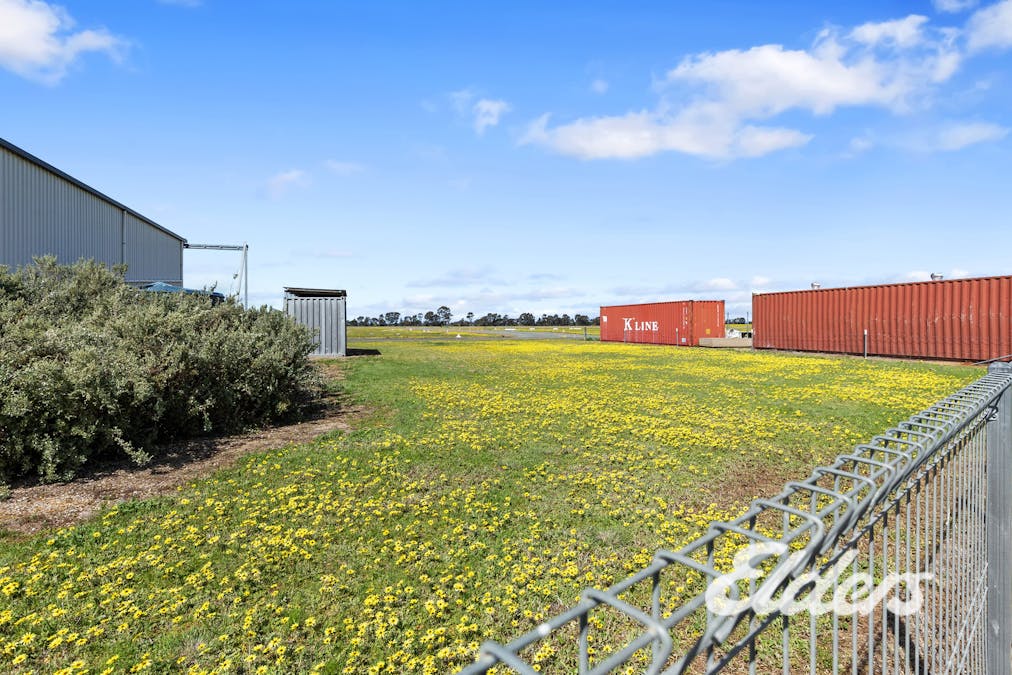 27 John Duigan Drive, Yarrawonga, VIC, 3730 - Image 2