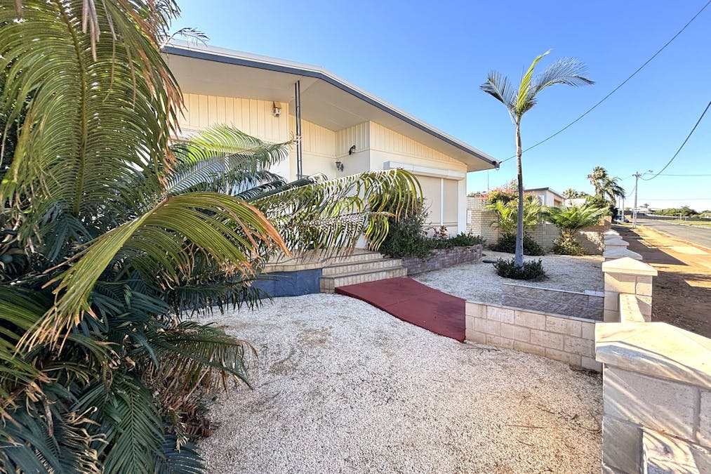 1 Hammond Street, South Carnarvon, WA, 6701 - Image 1