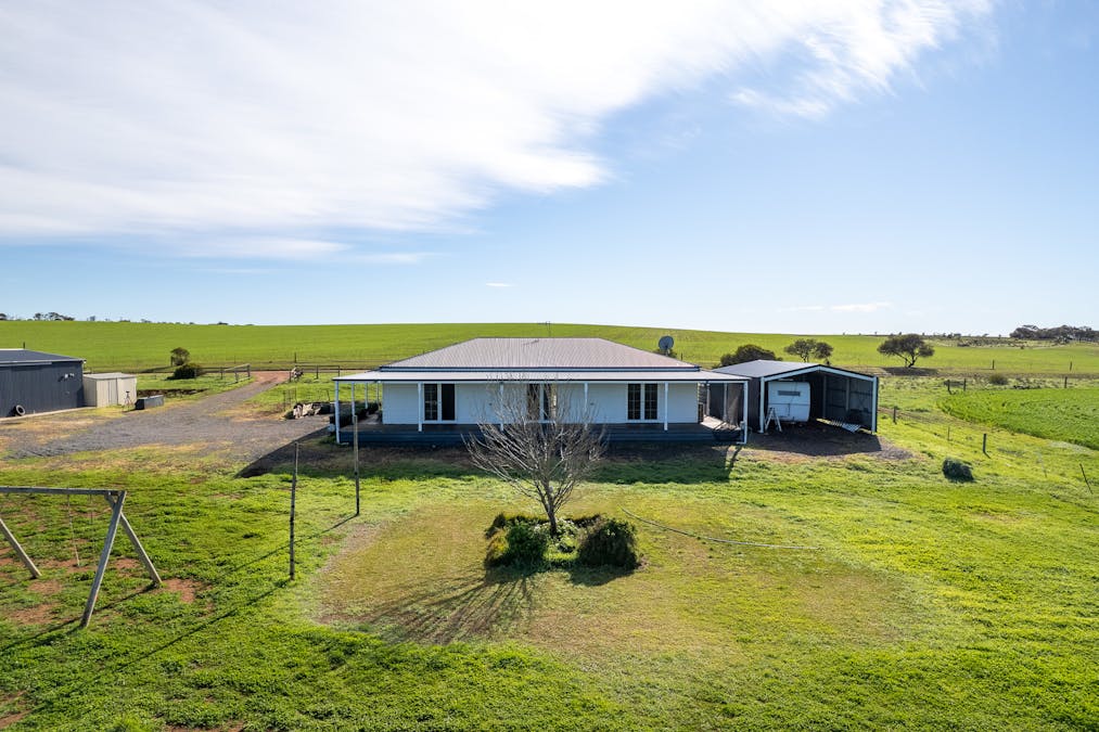 40 Burrawing Creek Road, Lipson, SA, 5607 - Image 12
