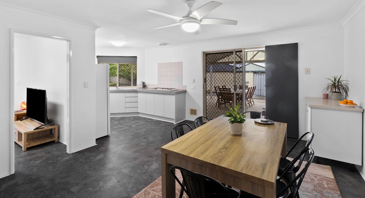 24 Nurrari Close, Waikiki, WA, 6169 - Image 2